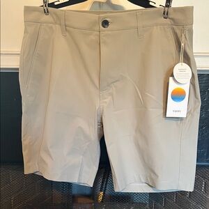 NWT Vuori Men's Meta Shorts Size 33